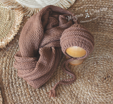 Load image into Gallery viewer, Wrap and Bonnet Set - Newborn - Colours available: Brown, Latte, Beige - Handmade - Ready to Send - Photography Prop