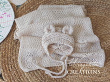 Load image into Gallery viewer, Wrap and Bonnet Set - Newborn - Ecru White Colour - Handmade - Ready to Send - Photography Prop
