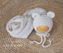 Load image into Gallery viewer, Wrap and Bonnet Set - Newborn - Ecru White Colour - Handmade - Ready to Send - Photography Prop