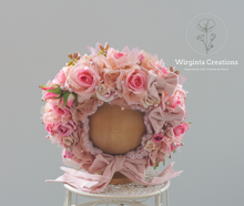 Load image into Gallery viewer, Flower bonnet for 12-24 months old. Photography prop. Ready to send