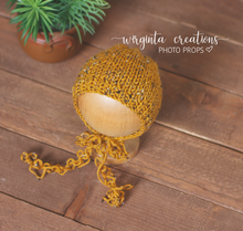 Load image into Gallery viewer, Knitted bonnet for newborn. Mustard. Handmade Ready to send