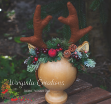 Load image into Gallery viewer, Handmade Reindeer Antler Headband with Pinecones, Fruits &amp; Berries – Christmas Photography Prop for Kids &amp; Adults