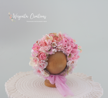 Load image into Gallery viewer, Flower Bonnet for Newborns (0-3 Months) | Photography Headpiece | Pink Colour | Ready to Send