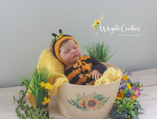 Load image into Gallery viewer, Newborn Bee Outfit with Matching Bonnet | Soft Yarn | Colours: Black, Yellow | Photography Prop