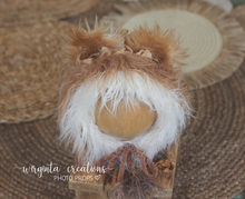 Load image into Gallery viewer, Lion bonnet for 6-12 months old. Brown and white faux fur. Ready to send photo props