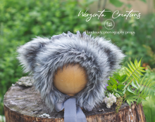 Load image into Gallery viewer, Koala bonnet for 12-24 months old. Grey. Tattered style, decorated with faux fur. Ready to send photo prop