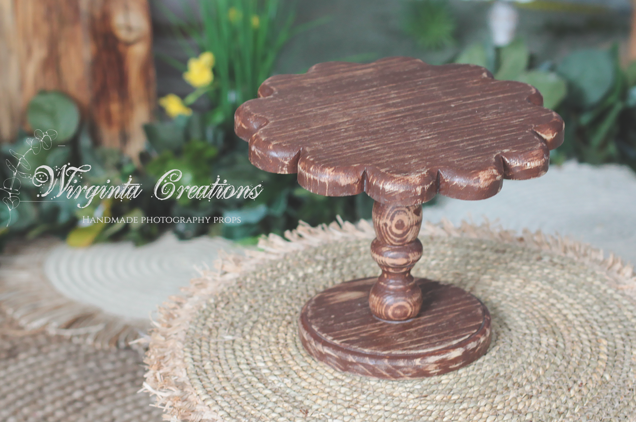 Distressed Brown Flower-Shaped Wooden Cake Photography Prop