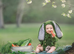 Bunny outfit for 6-12 months old. Bonnet and matching romper, Floppy ears, Green. Knitted outfit. Photography props. Ready to send
