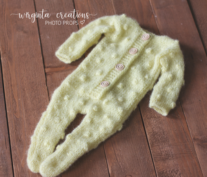 Mohair footed romper and hat set for newborn. Light yellow. Bubbly-knit style. Knitted, handmade. Ready to send