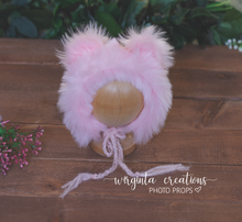 Load image into Gallery viewer, Teddy bear bonnet for a newborn. Pink. Decorated with faux fur. Ready to send photo props