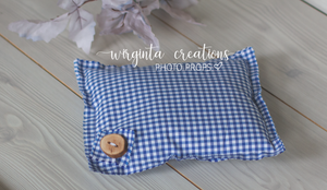 Posing pillow for a newborn. Baby Photo Props. Checked fabric. White and blue. Decorated with wooden button. Ready to send