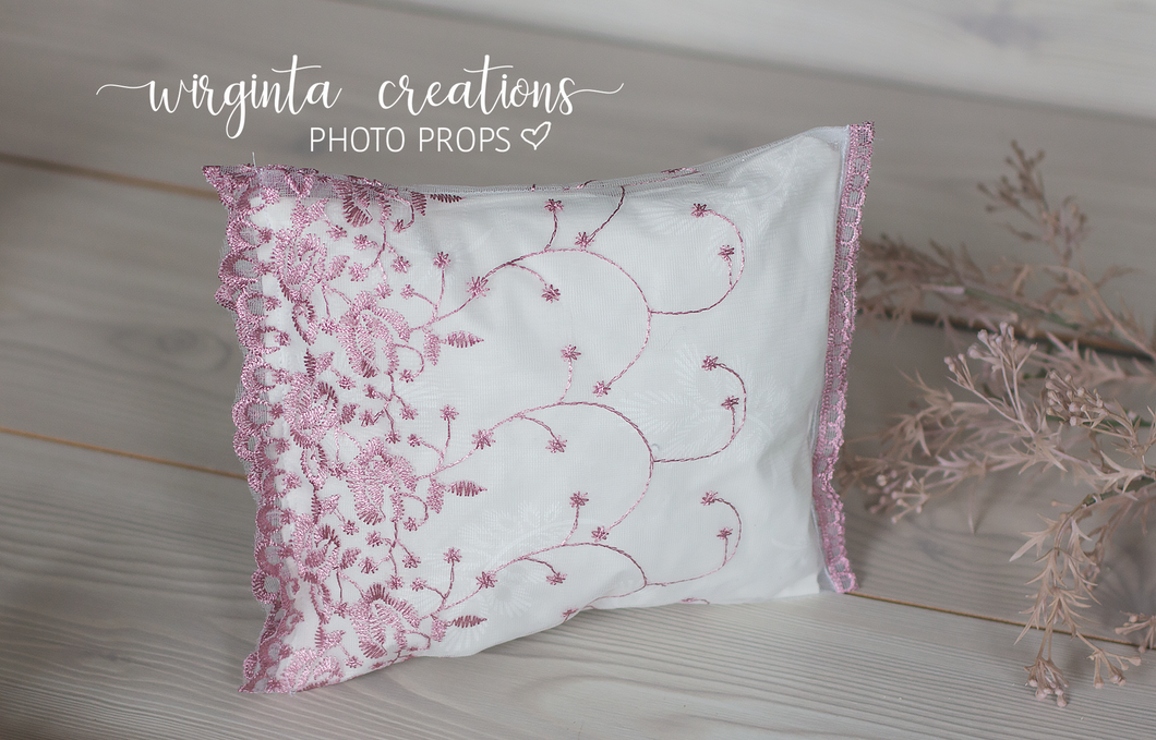 Posing pillow for a newborn. Baby Photo Props. Vintage style. Lace design. Ready to send