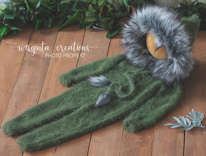 Footless hooded romper decorated with faux fur, "Eskimo" outfit, sitter, 12-24 months old. Green, Mint. Ready to send