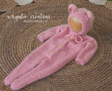 Load image into Gallery viewer, Footed romper and matching teddy bear hat for Newborn, pink. Fuzzy yarn. Ready to send