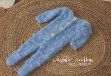Load image into Gallery viewer, Fuzzy footed romper and matching hat, Newborn, light blue. Bubbly-knit. Ready to send