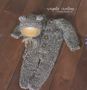 Footed romper and matching hat, Newborn, Khaki with white spots. Knitted teddy bear outfit. Photography prop. Ready to send