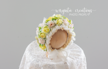 Load image into Gallery viewer, Flower bonnet for newborn baby, 0-3 months old, Light yellow, peach. Ready to send