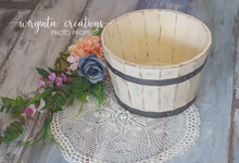 Load image into Gallery viewer, Wooden bowl, vintage style distressed bucket, newborn props,basket, baby photo prop, Cream, posing prop, photography props