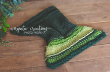 Load image into Gallery viewer, Knitted Blanket/layer. Dark green, light green. Ready to send