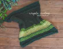 Load image into Gallery viewer, Knitted Blanket/layer. Dark green, light green. Ready to send