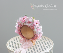Load image into Gallery viewer, Pink flower bonnet