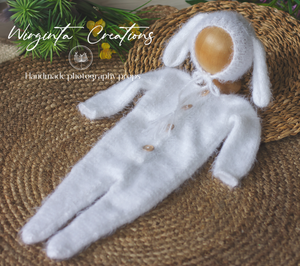 White knitted outfit